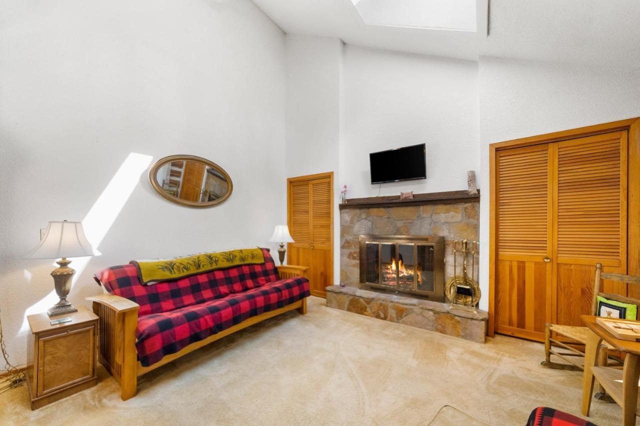 Cozy Condo By Tripp Lake Warrensburg Exterior photo