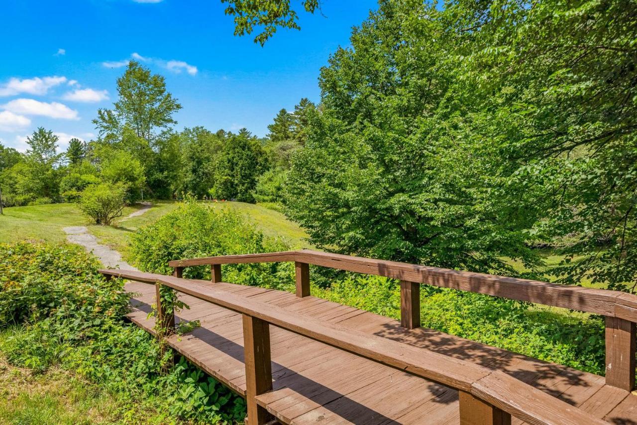 Cozy Condo By Tripp Lake Warrensburg Exterior photo